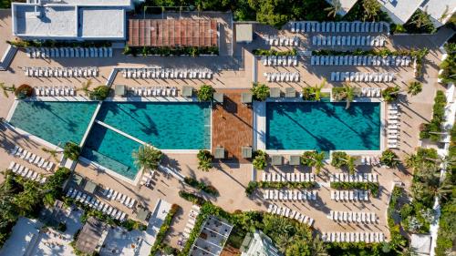 Бассейн в Atzavara Hotel & Spa или поблизости