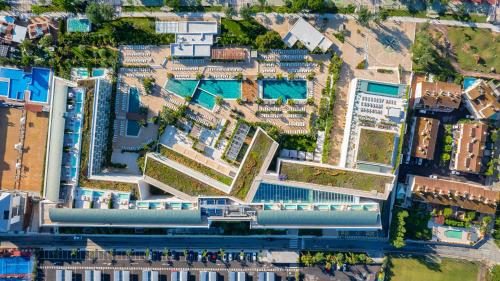 Бассейн в Atzavara Hotel & Spa или поблизости
