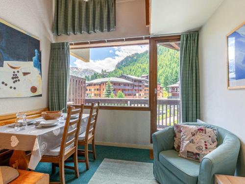 Charmant studio avec mezzanine, balcon Sud/Ouest, Wifi, proche centre Val-d'Isère - FR-1-694-314