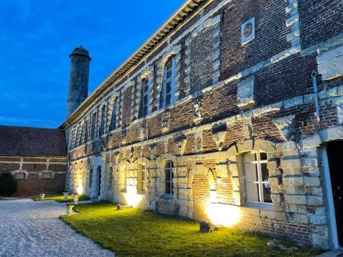 Fotografie z fotogalerie ubytování Gîte de charme avec SPA dans le magnifique château d'Esnes v destinaci Esnes