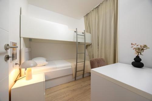 Tomas garden lux apartment