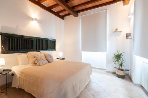 Giường trong phòng chung tại Seaview house free parking & private garden