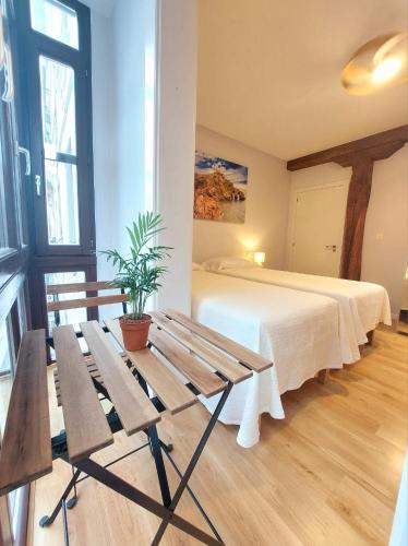 Habitación en apartamento con zonas comunes compartida HSJG