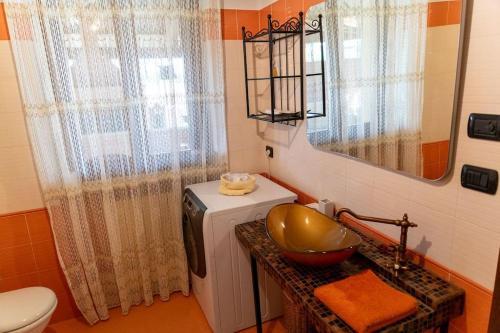 Ένα μπάνιο στο Villa con vista - piscina e barbecue privati