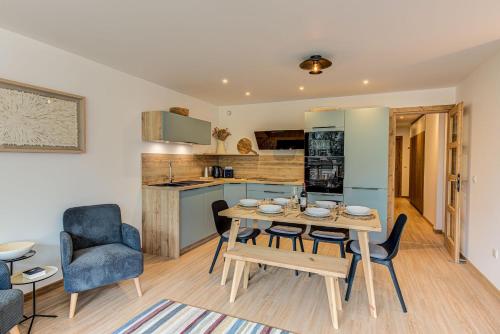 Apartment Cristal des Glaces, Mont Blanc View, Alpes Travel, sleeps 6