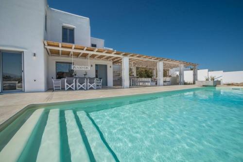 Bazén v ubytovaní Villa Sole, Pool, Jacuzzi, Seaview alebo v jeho blízkosti