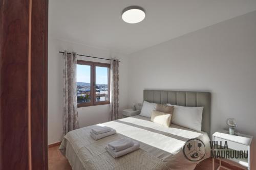 VILLA MAURUURU - 10 minutes walking to Marina Rubicón, heated pool, BBQ & office space with desk and high speed internet