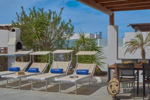 VILLA MAURUURU - 10 minutes walking to Marina Rubicón, heated pool, BBQ & office space with desk and high speed internet