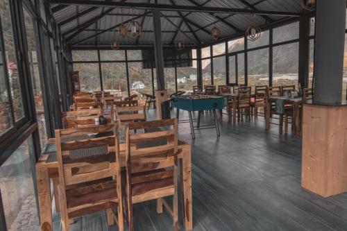 Restoran või mõni muu söögikoht majutusasutuses The Alpinist Glamping Resort