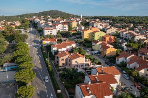 an aerial view of a town with houses at Maver apartment in Mali Lošinj