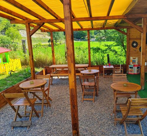 Gallery image of Luna Rock Glamping Brezoi - Blue Scai in Brezoi