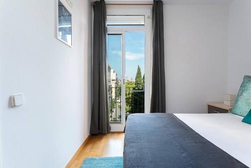 Relax In A Chic Apartment In Sants