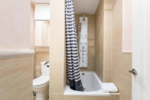 Relax In A Chic Apartment In Sants