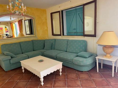 Villa spacieuse à Agde avec piscine privée, idéale pour familles