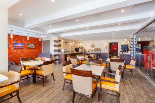 Χώρος καθιστικού στο Best Western Plus Chateau Fort St. John
