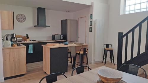 Kuchyň nebo kuchyňský kout v ubytování Duplex lumineux et calme en centre-ville