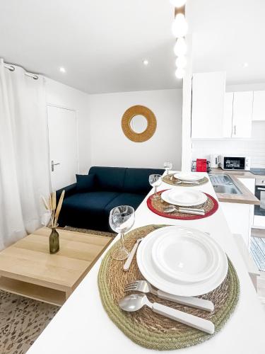 Studio sympa-lumineux proche Paris - 7 mn métro 11