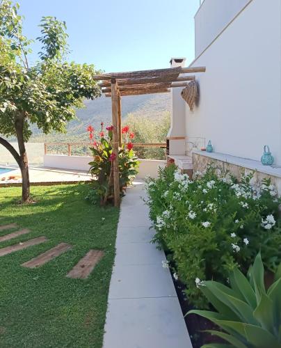 Taman di luar Villas de Aire Country Houses