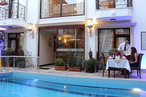 Kolam renang di atau dekat dengan Saint John Hotel