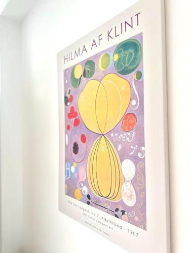 a book with a picture of bananas on the cover at Duplex avec Jacuzzi proche Paris et Roissy CDG in Goussainville