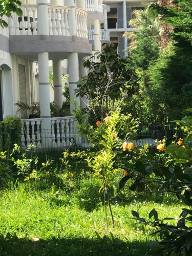 Apartament near beach, with garden