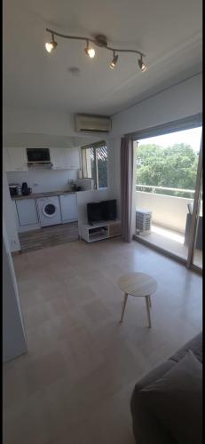 Antibes beau studio lumineux