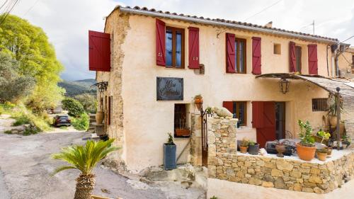 Photo de la galerie de l'établissement lou cafoucho, au Plan-de-la-Tour