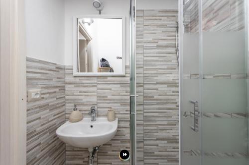 Ένα μπάνιο στο Hotels Too - Home Kristoforo