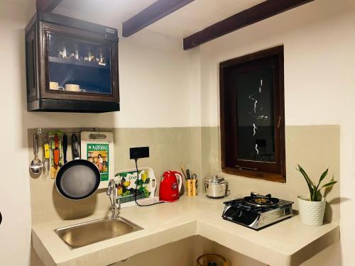 Η κουζίνα ή μικρή κουζίνα στο LUMI CASA MIRISSA