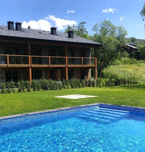 Apartamento con piscina cerca de Llívia