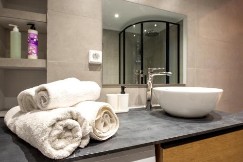 Spacious and modern one bedroom apartment