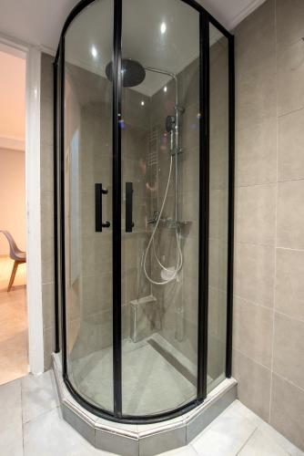 Spacious and modern one bedroom apartment