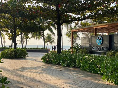 Κήπος έξω από το Marina resort Waterfront Minh Phu Quoc lodge beach swimming pool