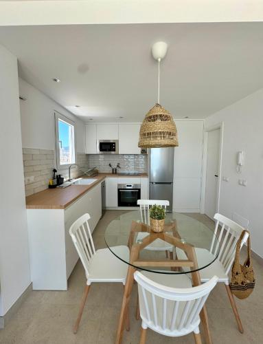 SunnyPalms - Beachfront Penthouse with stunning sea view