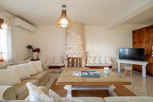 Televisyen dan/atau pusat hiburan di Andreas sunset house