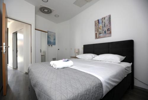 DR Apartments with Free Private Parking