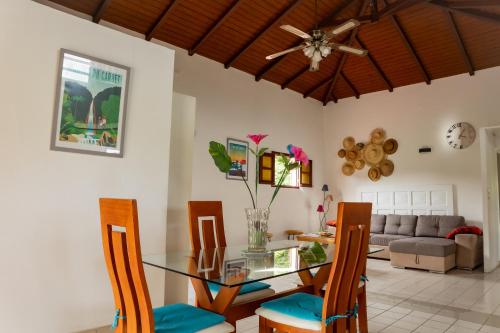 Zona d'estar a L'appartement PAPAYE