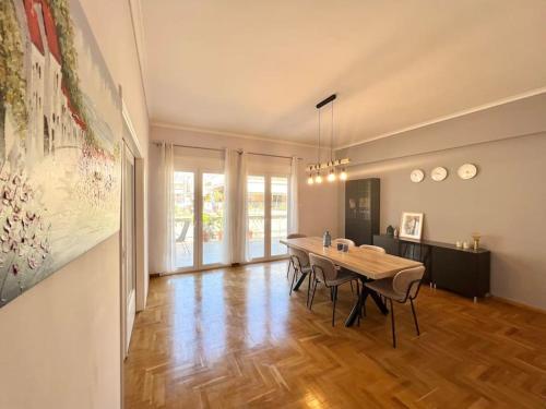 Gambar di galeri bagi Cozy 3BRs Family Haven near Metro&Acropolis di Athens