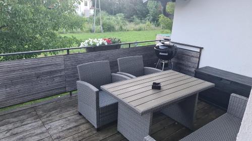 Balkón nebo terasa v ubytování Gemütliche Wohnung in St Georgen nähe Attersee