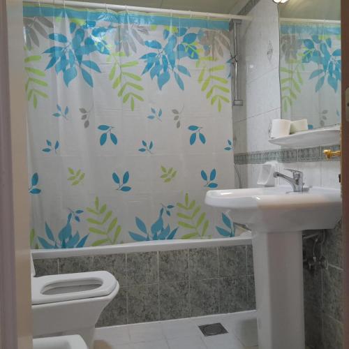 Un baño de Twin Room - Shared Bathroom, No Parking