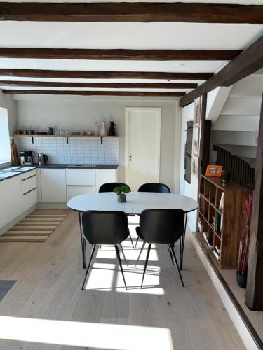 Gallery image of New Stylish Apartment Downtown in Klaksvík