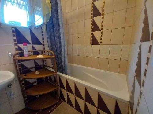 Holiday home in Balatonlelle 51271 8638 Balatonlelle,  Vasút utca 40 kép - 3