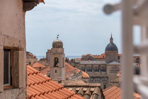 Perfect Old Town Location Two Bedroom House - L & M Apartment