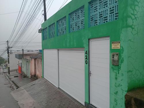 Das Gebäude in dem sich das Ferienhaus befindet