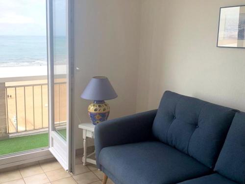Photo de la galerie de l'établissement Appartement familial en bord de mer avec balcon et parking à Saint Jean de Monts - FR-1-323-505, à Saint-Jean-de-Monts