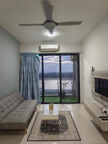 Χώρος καθιστικού στο Sky River Front Kota Bharu @ AGhome