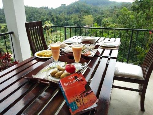 Makanan di atau berdekatan hotel