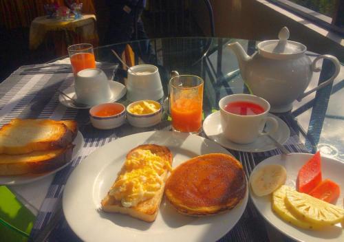Makanan di atau berdekatan hotel
