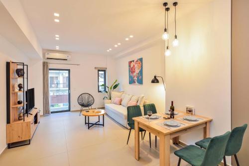 Alex Downtown Holiday Apartment