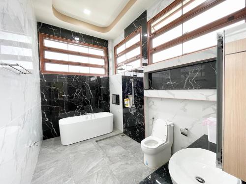 Bilik mandi di Davin Pool Villa